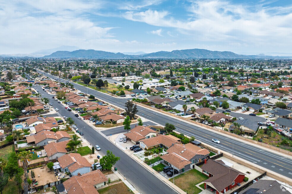 NH_Creekside_564011_P2_V2_TH_051225