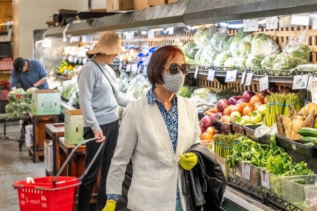 S-Mart grocery store in the heart of Newport, specializes in Asian products.