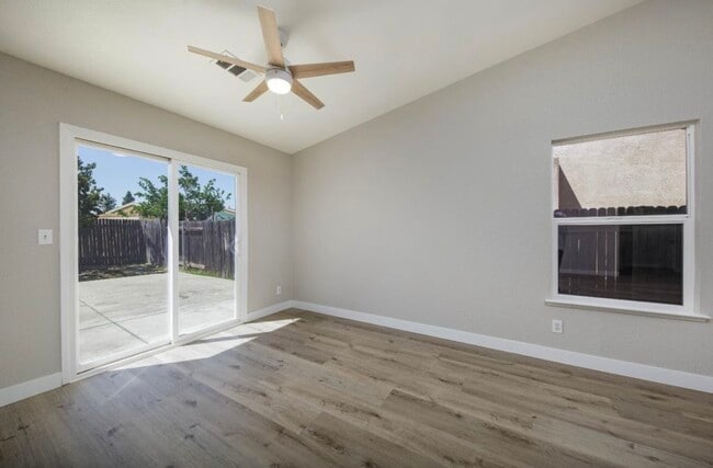 210 Cordova Ln, Stockton, CA 95207 - photo 4