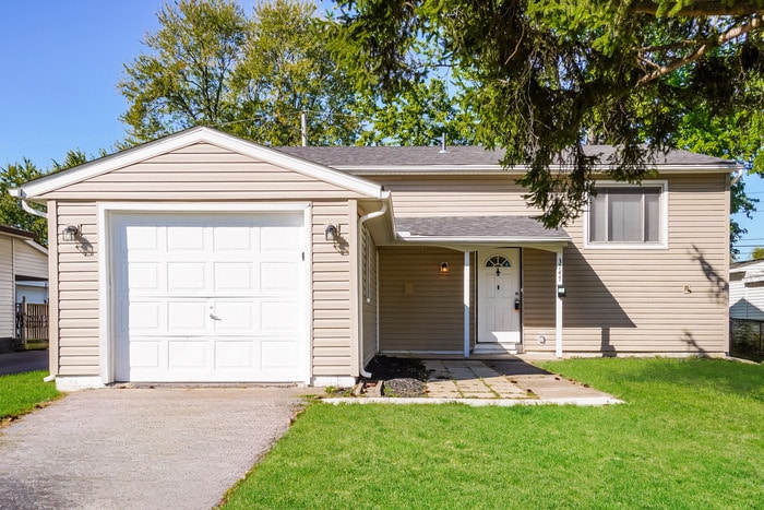 3747 Christie Rd E, Columbus, OH 43207 - photo 1