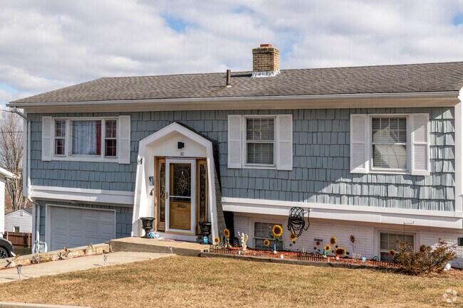 Raised Ranch homes are the top choice among Hartford neighborhood residences.