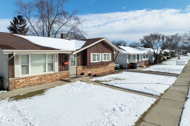 Ranch style homes are commonly seen on the residential streets of The Upper 25th Ward.
