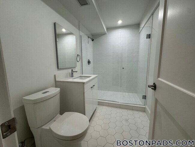 1200 Massachusetts Ave unit B4, Cambridge, MA 02138 - photo 6