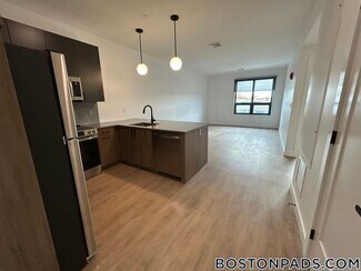 199 Gardner St Unit 418, Boston, MA 02132