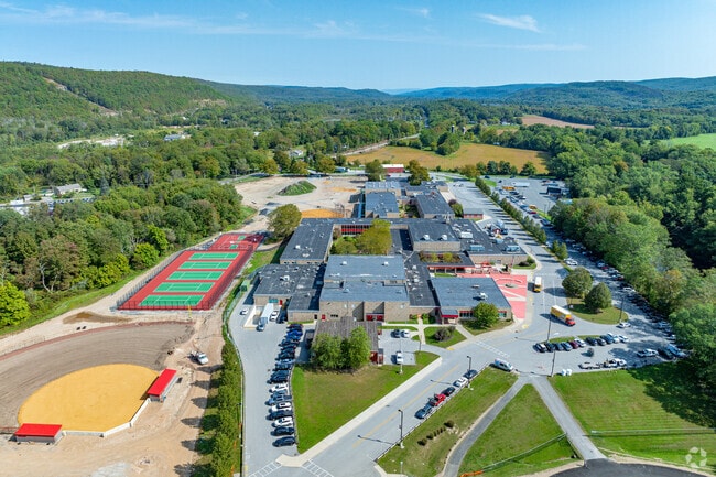 According to niche.com, Port Jervis Middle School has received a B- rating.