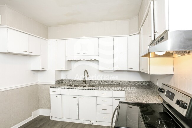 202 E Ewing Ave, South Bend, IN 46613 - photo 4