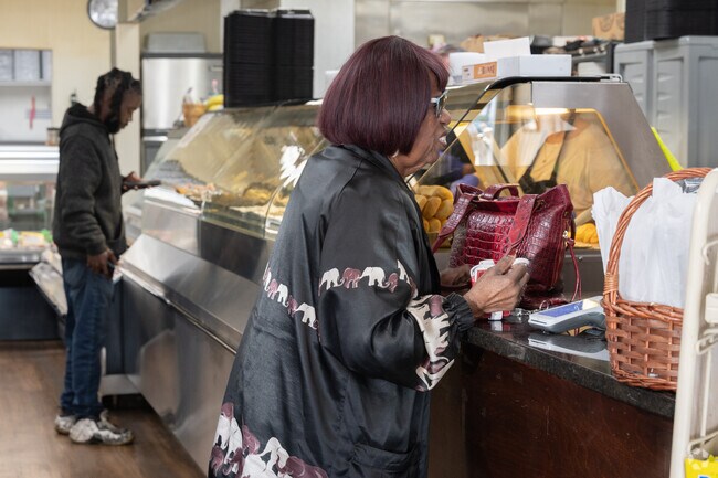 Savor a delightful meal and eat at the cozy Flight and Vine in Old Cloverdale.