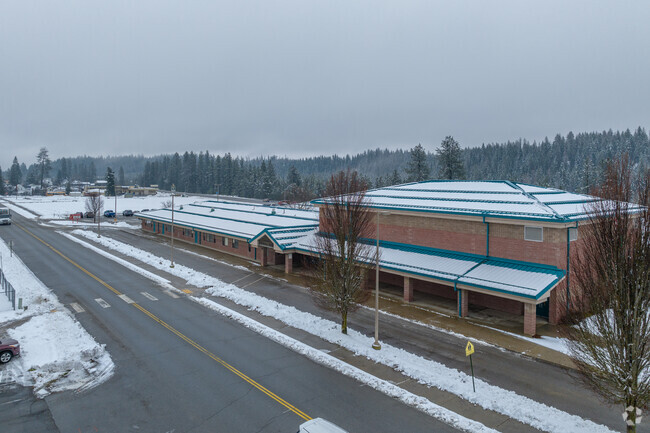 Stratton Elementary is within walking distance from the high school.