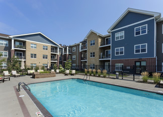 7171 Woodland Ave, West Des Moines, IA 50266