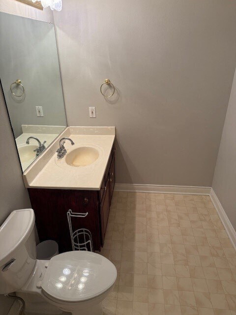 550 Pewaukee Rd unit F, Pewaukee, WI 53072 - photo 5