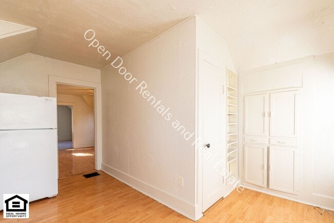 608 Anderson Ave unit 608 1/2 Anderson, Fort Wayne, IN 46805 - photo 6