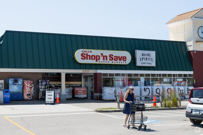 Shop 'n Save provides the Hiram area with a full-service supermarket, offering affordable groceries and essentials.