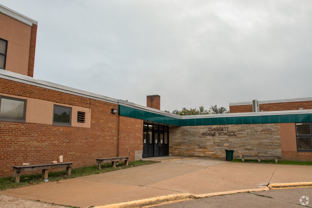 Claggett Middle School provides education in the neighborhood of 
Outlying Medina County