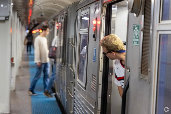 Commuting around the Mag Mile is easy with several stops available on the CTA Red Line.