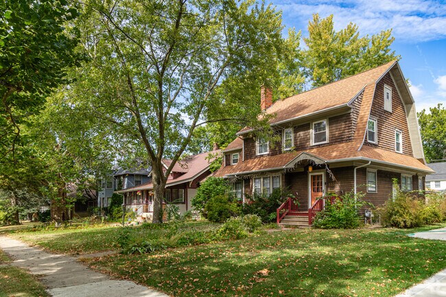 Dutch colonials are well represented in Highland.