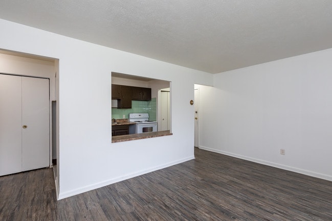 Water's Edge Apartments, Lorain, OH 44053 - photo 7