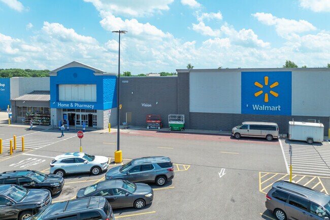 Despite its rural charm, Middlefield features several modern conveniences, including chain restaurants and grocery stores.