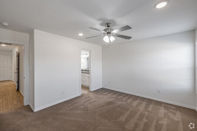 3BR, 2.5BA - 1,650SF - Primary Bedroom