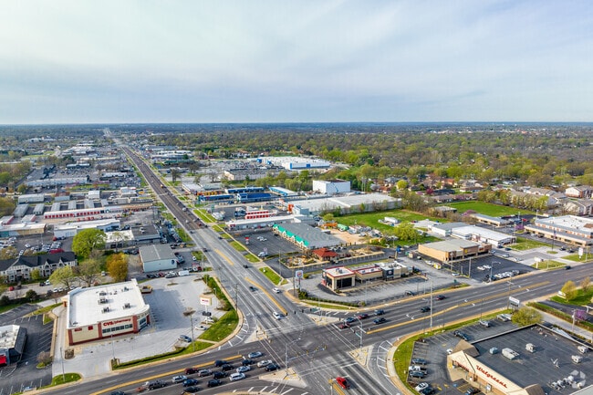 Campbell Avenue along Parkcrest's eastern edge offers a variety of shops and restaurants.