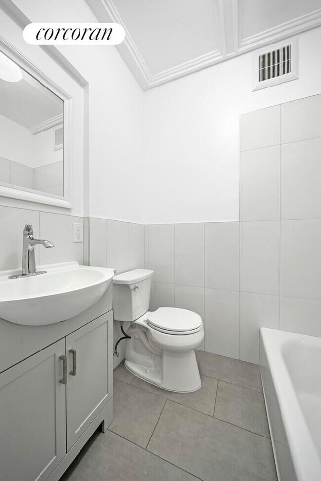 338 Clermont Ave, New York, NY 11205 - photo 4