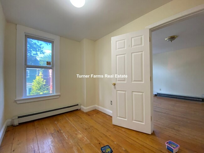 65 Pleasant St unit 2, Cambridge, MA 02139 - photo 6