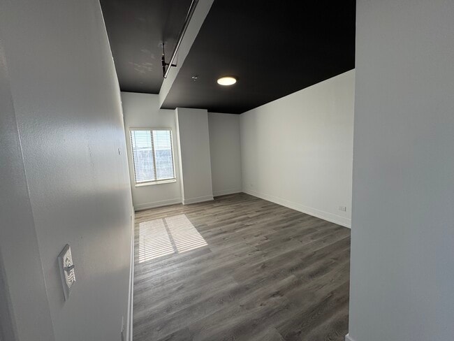 Civic Center Plaza Apartments, Peoria, IL 61602 - photo 7