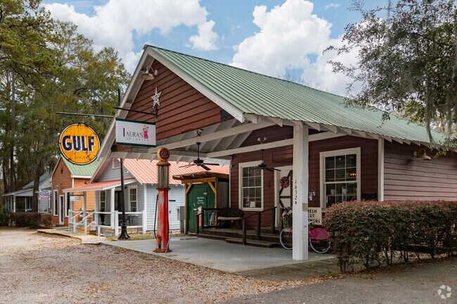 Paris Avenue in Port Royal is full of history and character.