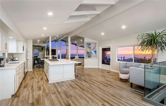 2 Camel Point Dr, Laguna Beach, CA 92651 - photo 4