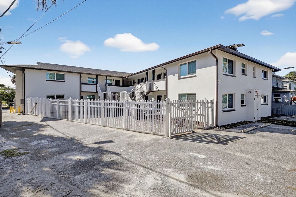 Beachside Palms @ Daytona Beach, Daytona Beach, FL 32118 - photo 1