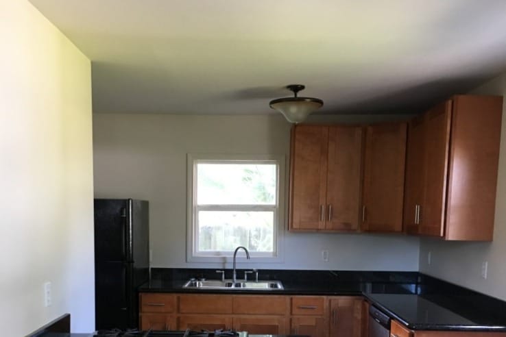 kitchen, all appliances (even a dishwasher!)