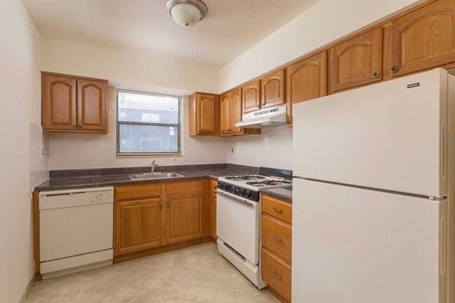 Waterside Village, Little Ferry, NJ 07643 - photo 7