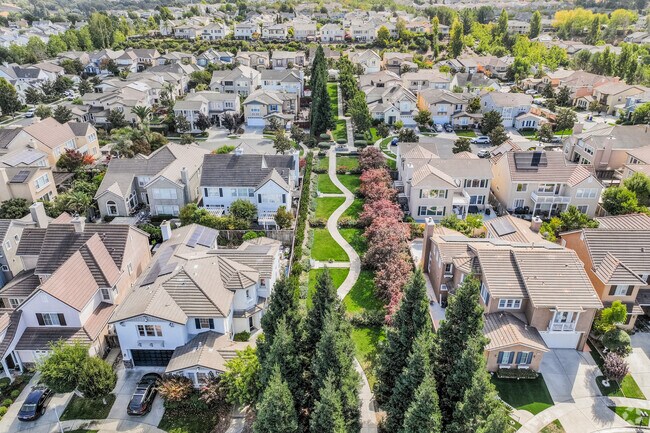 The famous Victoria Park is easily accessed by homeowners in New Pacific.