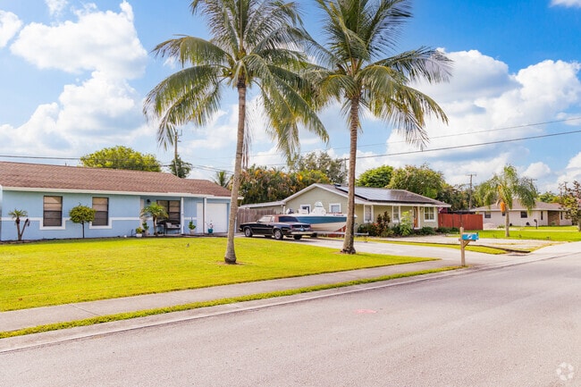 Park Ridge homes offer large lots with manicured lawns.