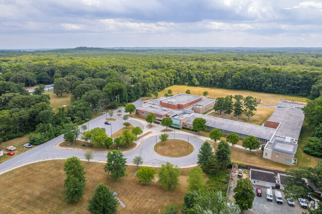 Overview of the Lake Shore Elementary School campus.