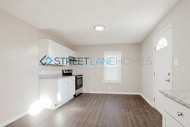 723 3rd St, Shelbyville, IN 46176 - photo 5