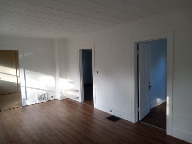 2050 Berdan Ave, Toledo, OH 43613 - photo 5