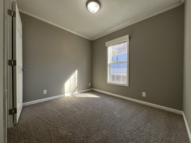 125 E Sourwood Dr, Browns Summit, NC 27214 - photo 4