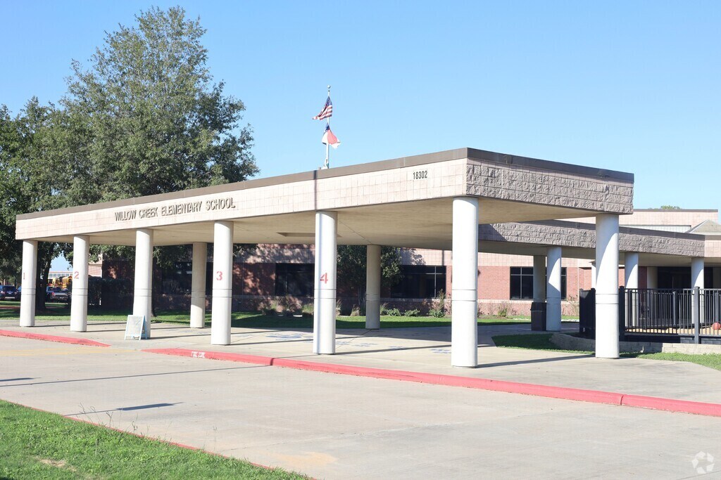 Willow Creek Elementary School serves Northpointe students from Pre-K through the 5th grade.