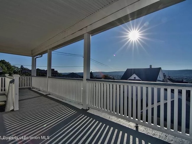 330 Stafford Ave unit Upper, Scranton, PA 18505 - photo 6