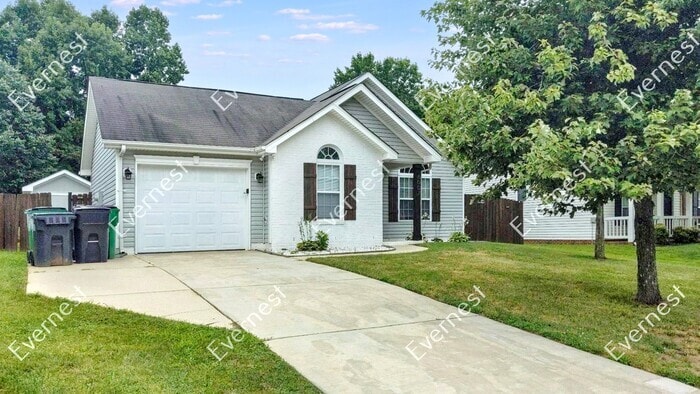 6007 Patricia Ryan Dr, Charlotte, NC 28216 - photo 1