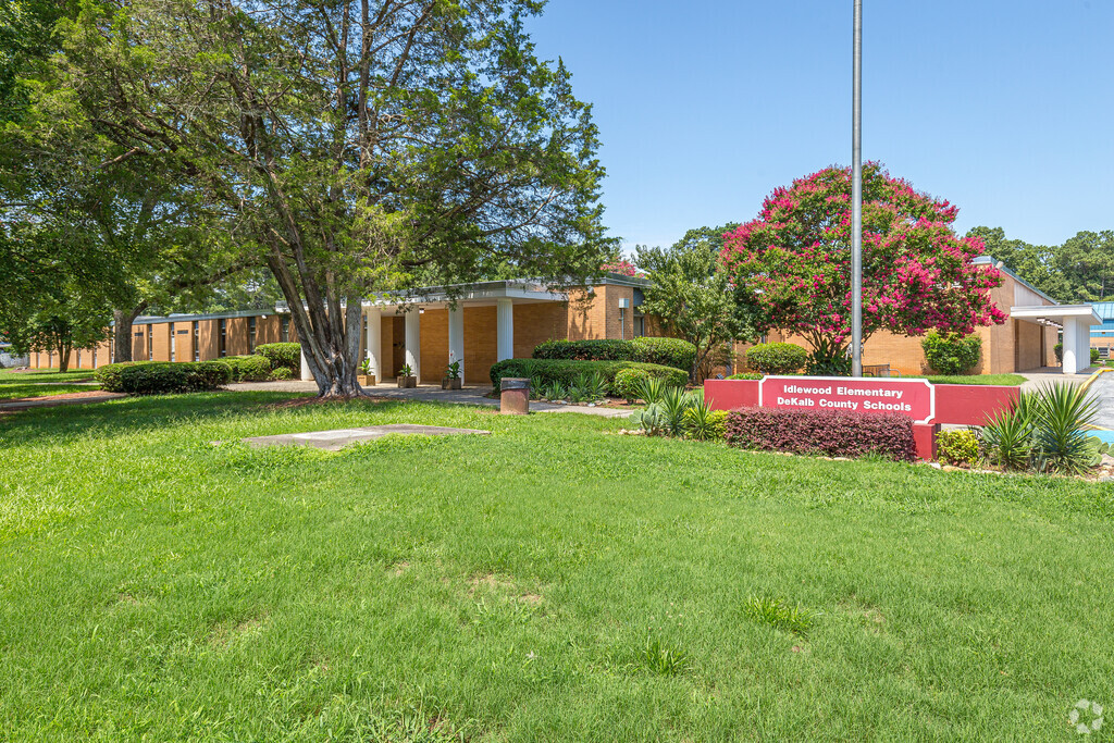 Take in the flowers in full bloom at the Idlewood Elementary School.