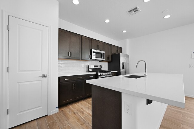 10014 W Piccadilly Rd, Avondale, AZ 85392 - photo 7