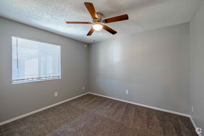 2BR, 1BA - 864SF - Bedroom