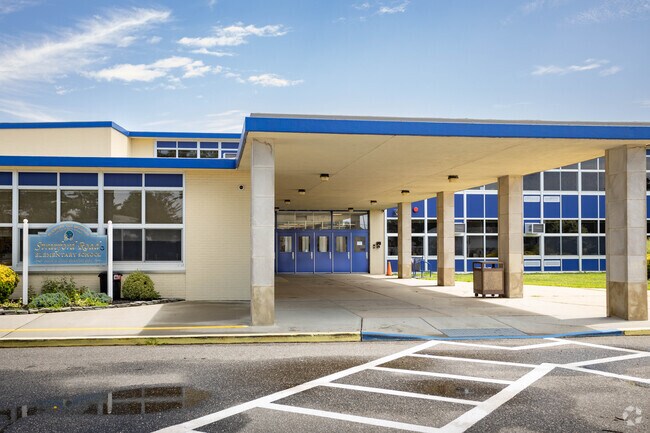 Students enjoy attending Stratford Road Elementary School in Plainview, NY.