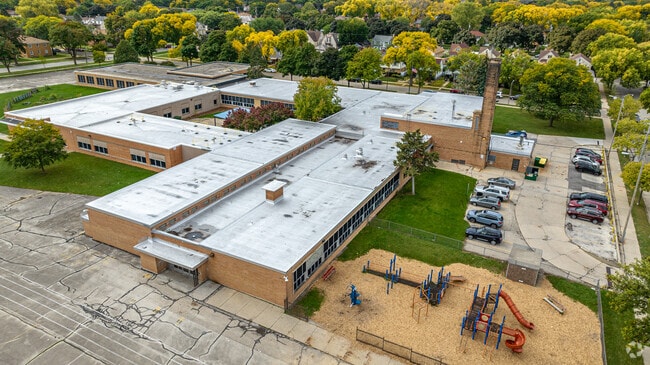 Elementary School kids will love attending Fifty-Third Street School.