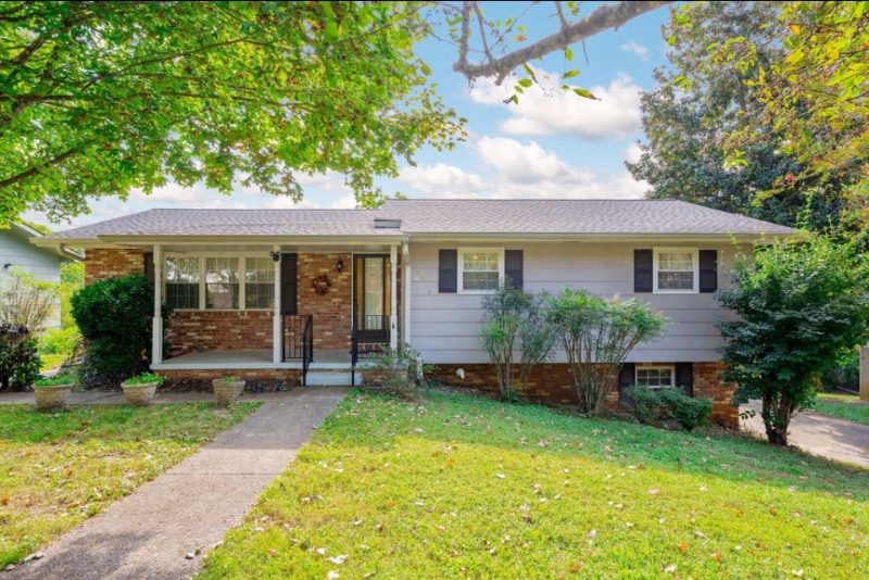 8912 Bayview Dr, Chattanooga, TN 37416 - photo 1