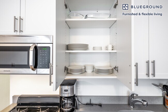 179 St Botolph St unit FL1-ID135, Boston, MA 02115 - photo 6