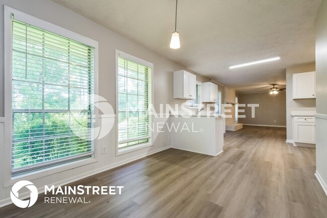 726 Trailwood Dr, Riverdale, GA 30274 - photo 6