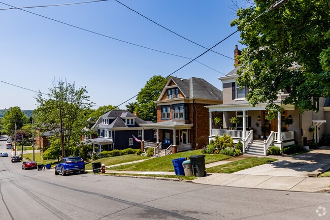 Most houses in Ben Avon have off street parking.