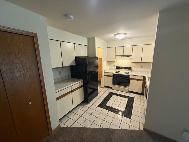 Tawhee Meadows, Fitchburg, WI 53711 - photo 2